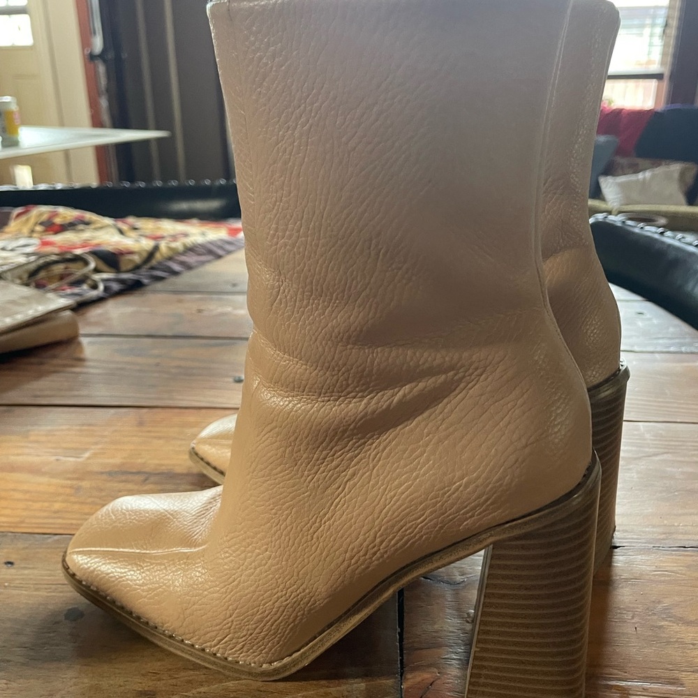 Steve Madden Cream Heeled Boots with Chunky Heel